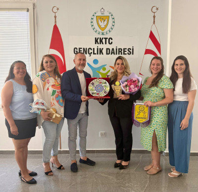 Başbakan Yardımcılığı Turizm K&uuml;lt&uuml;r Gen&ccedil;lik ve &Ccedil;evre Bakanlığına bağlı Gen&ccedil;lik Dairesi M&uuml;d&uuml;r&uuml;ne ziyaret